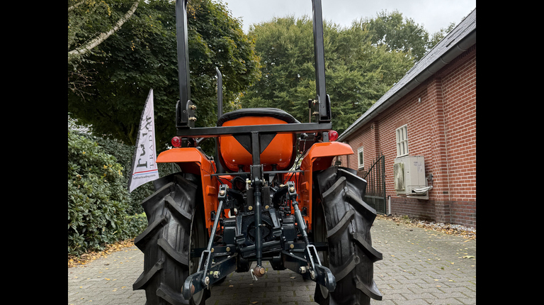 Winterangebot Kubota B1502DT mit Frontlader ab 125 € pro Monat.